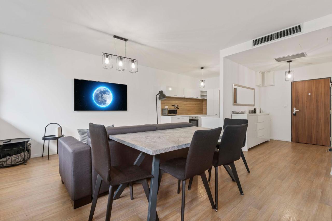Appartamento Lam Moon - Ac - Terrace Bratislava Esterno foto
