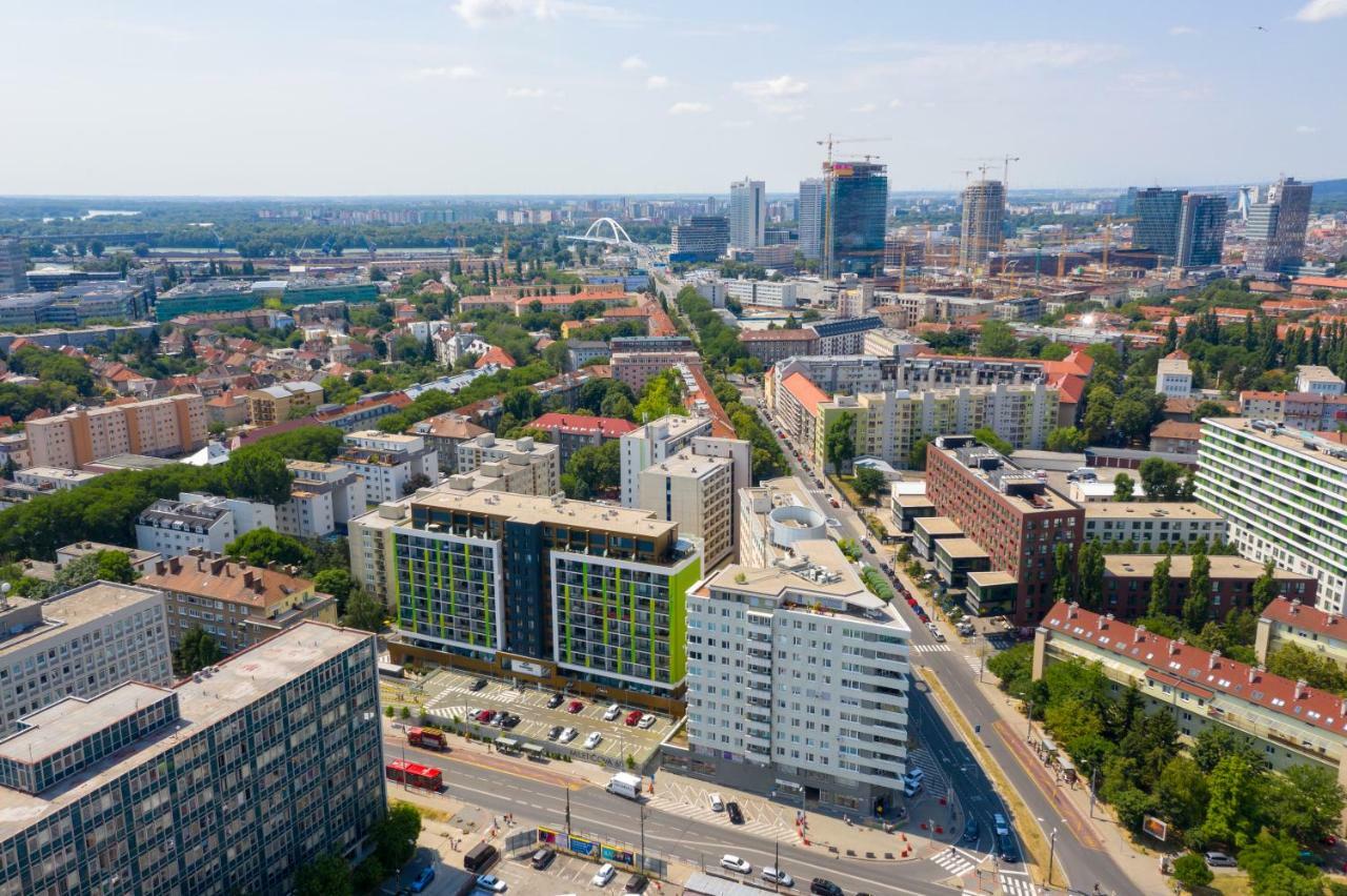 Appartamento Lam Moon - Ac - Terrace Bratislava Esterno foto
